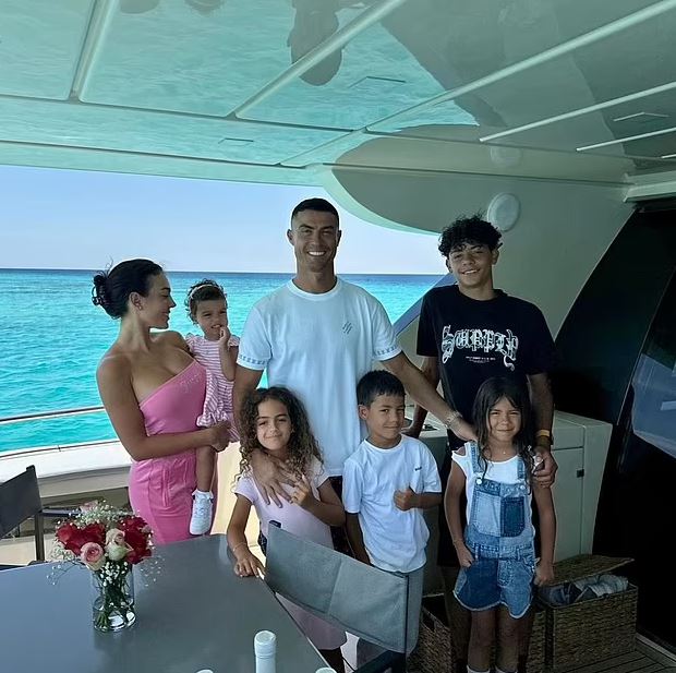 Ronaldo and family